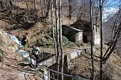 Splendida salita d'inizio primavera da Premana in Valsassina al Rif. Casera Vecchia Varrone e al Tre Signori (21-22 marzo 09) - FOTOGALLERY